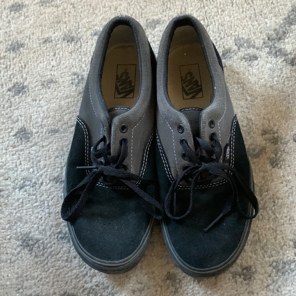 Men’s Vans black and gray classic size 9